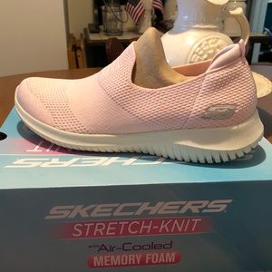 Sketchers Pink very pretty  knit sneakers 👟